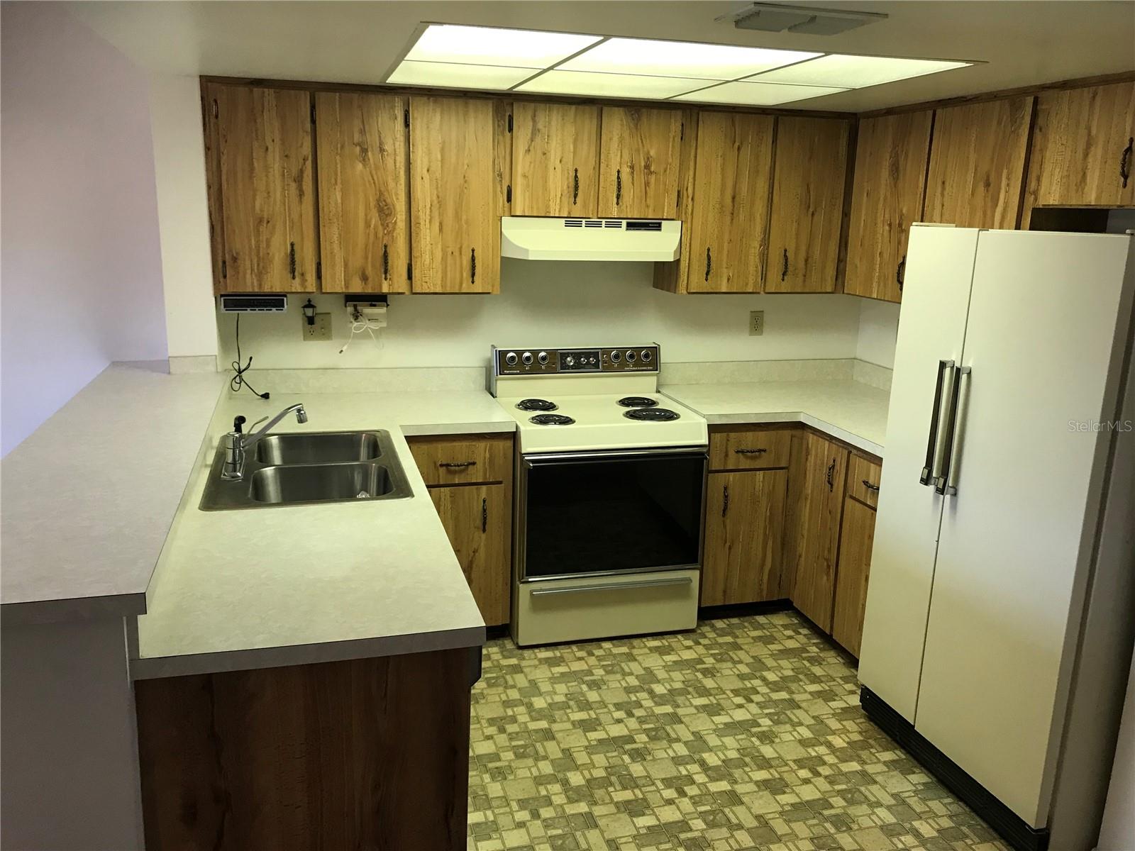 Image 5 of 14 For 2649 Surrey Court