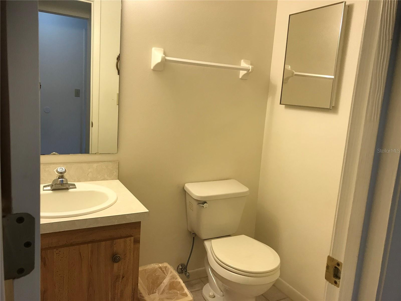 Image 8 of 14 For 2649 Surrey Court