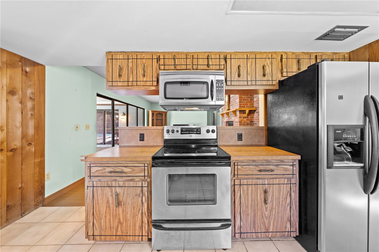 Image 12 of 49 For 4130 Citrus St.