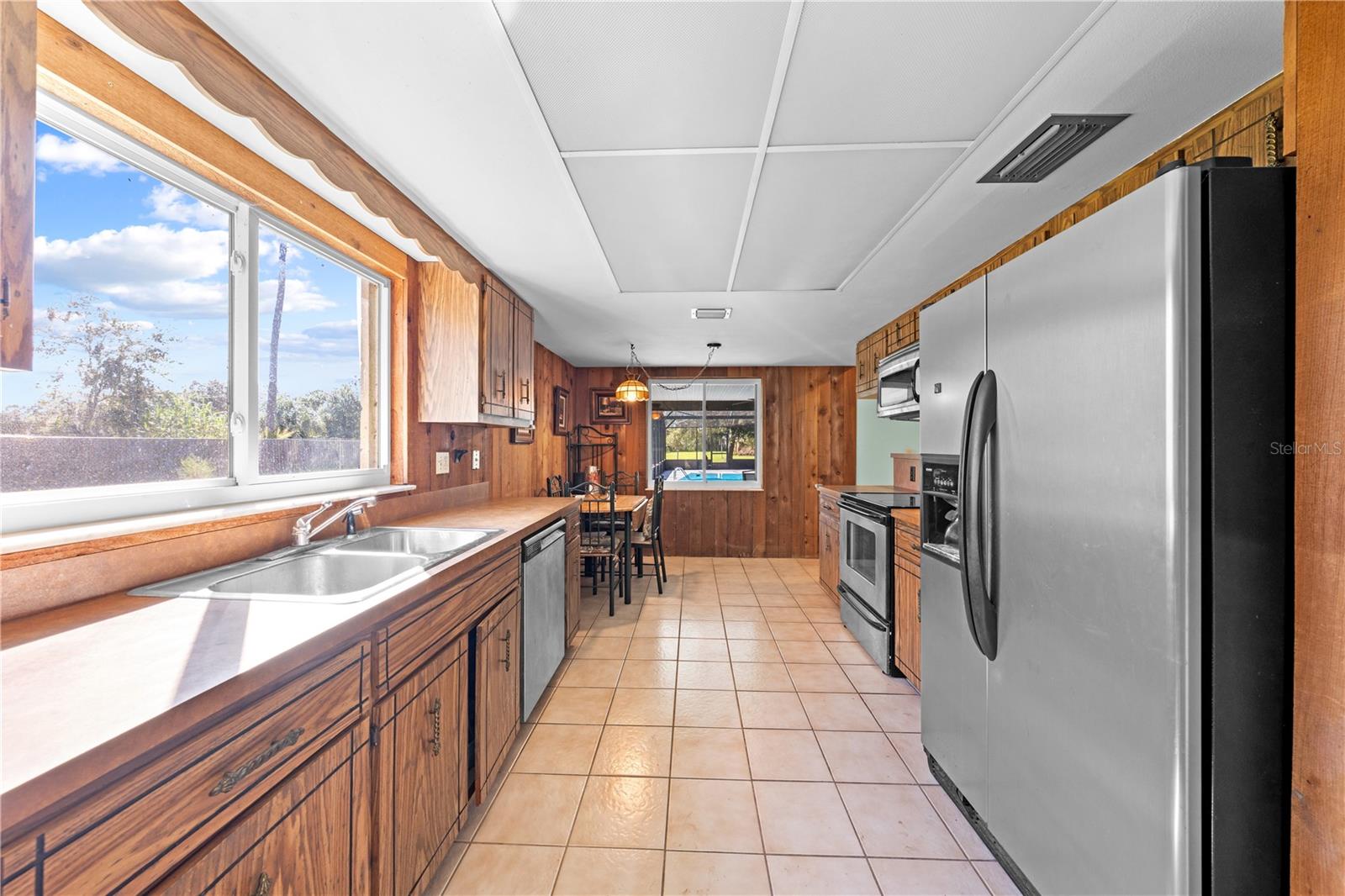 Image 15 of 49 For 4130 Citrus St.