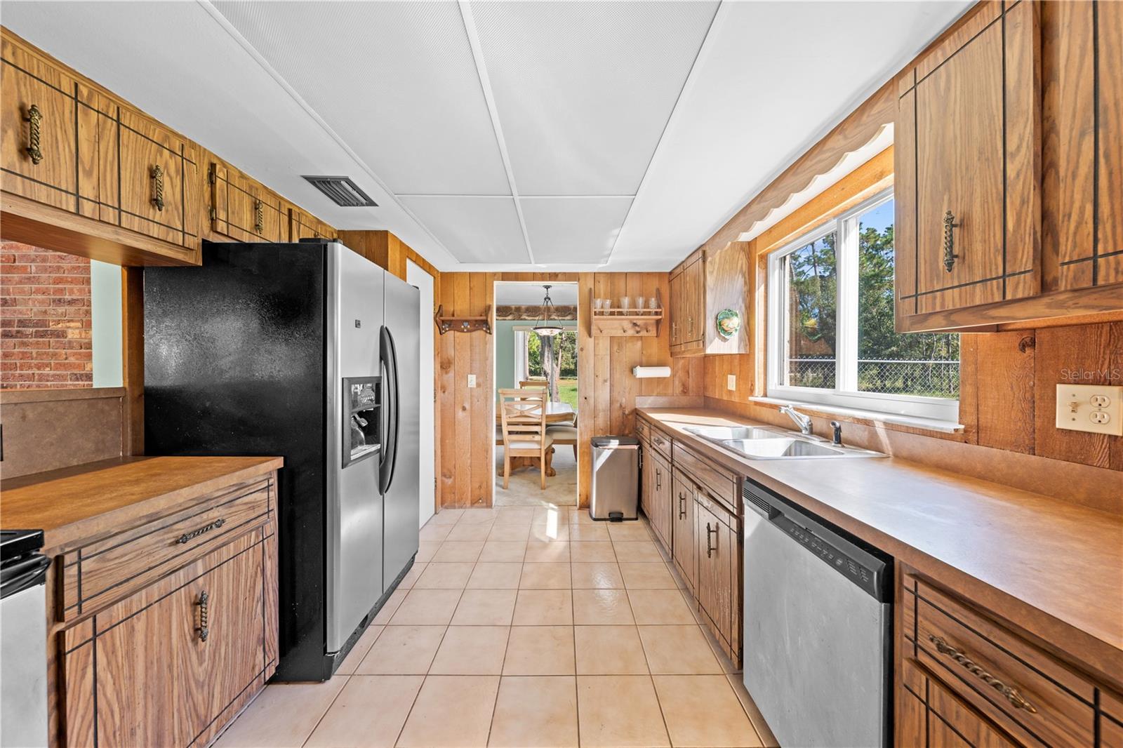 Image 18 of 49 For 4130 Citrus St.
