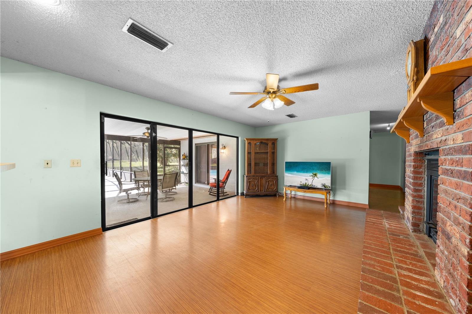 Image 8 of 49 For 4130 Citrus St.