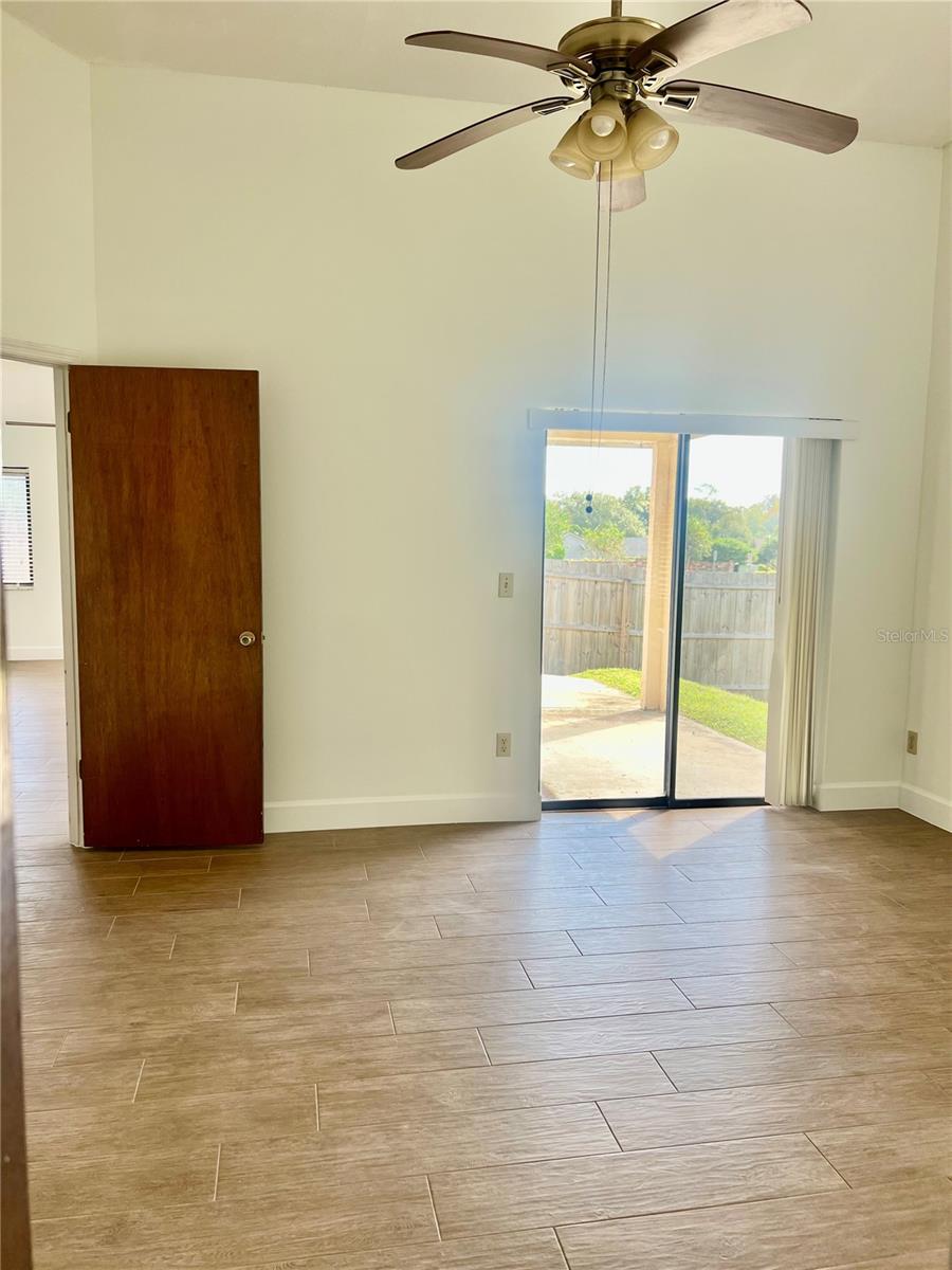 Image 14 of 24 For 1040 Manigan Avenue