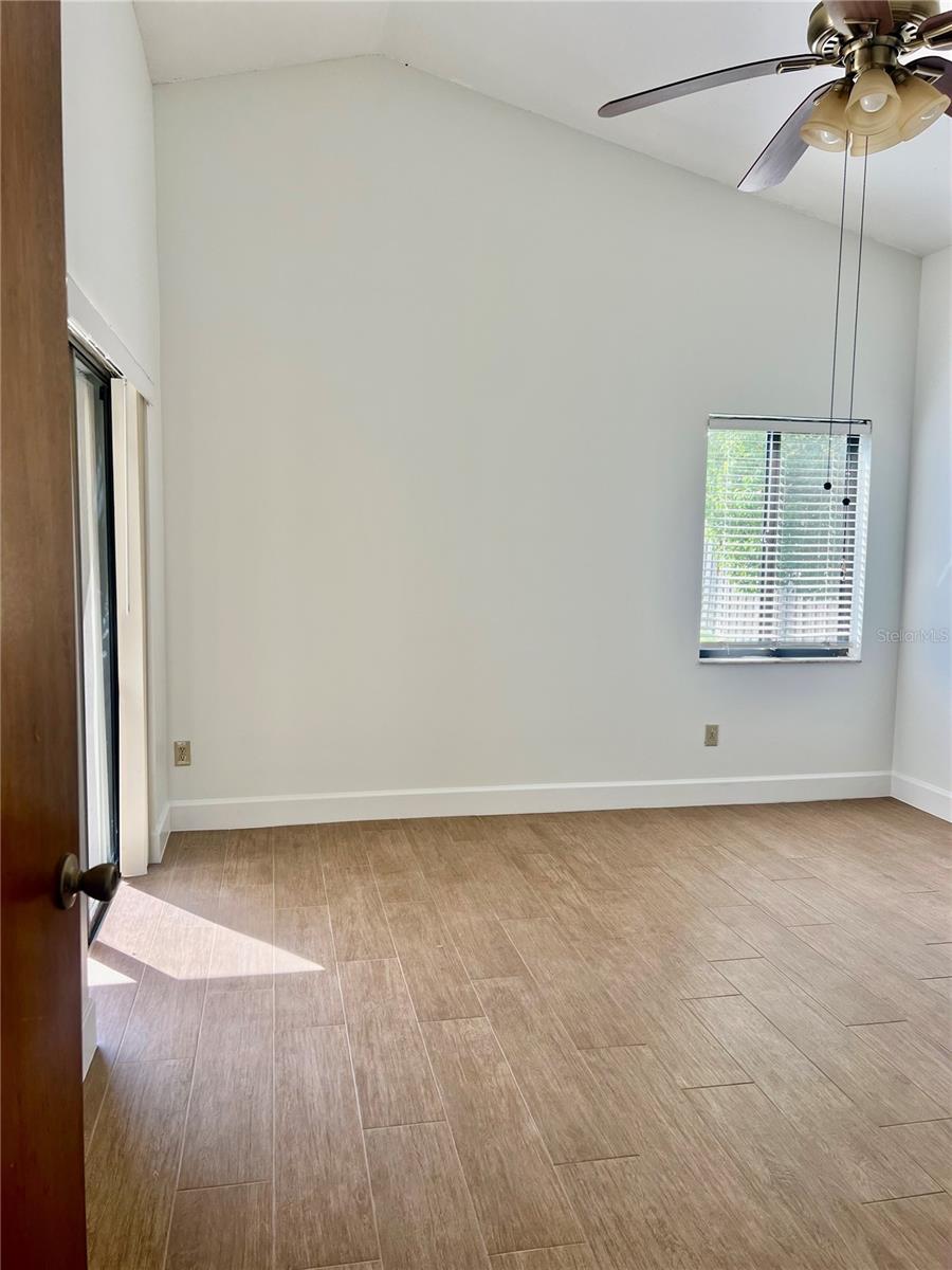 Image 15 of 24 For 1040 Manigan Avenue