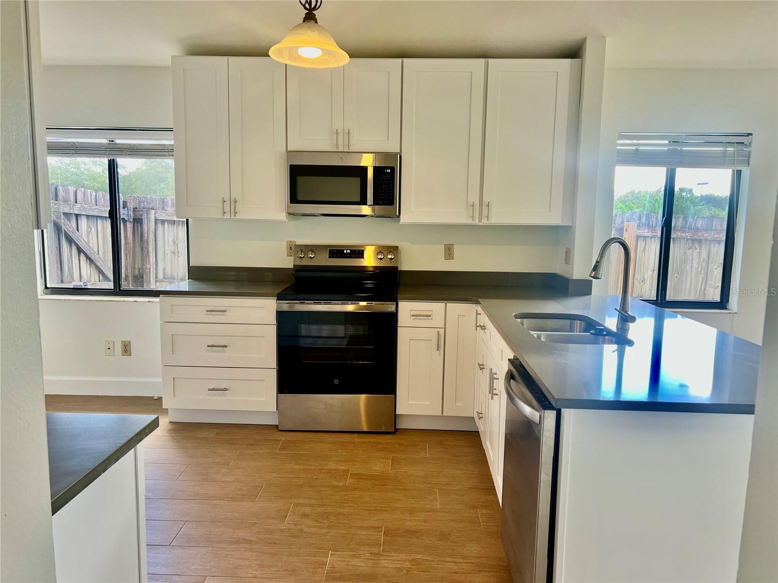 Image 8 of 24 For 1040 Manigan Avenue