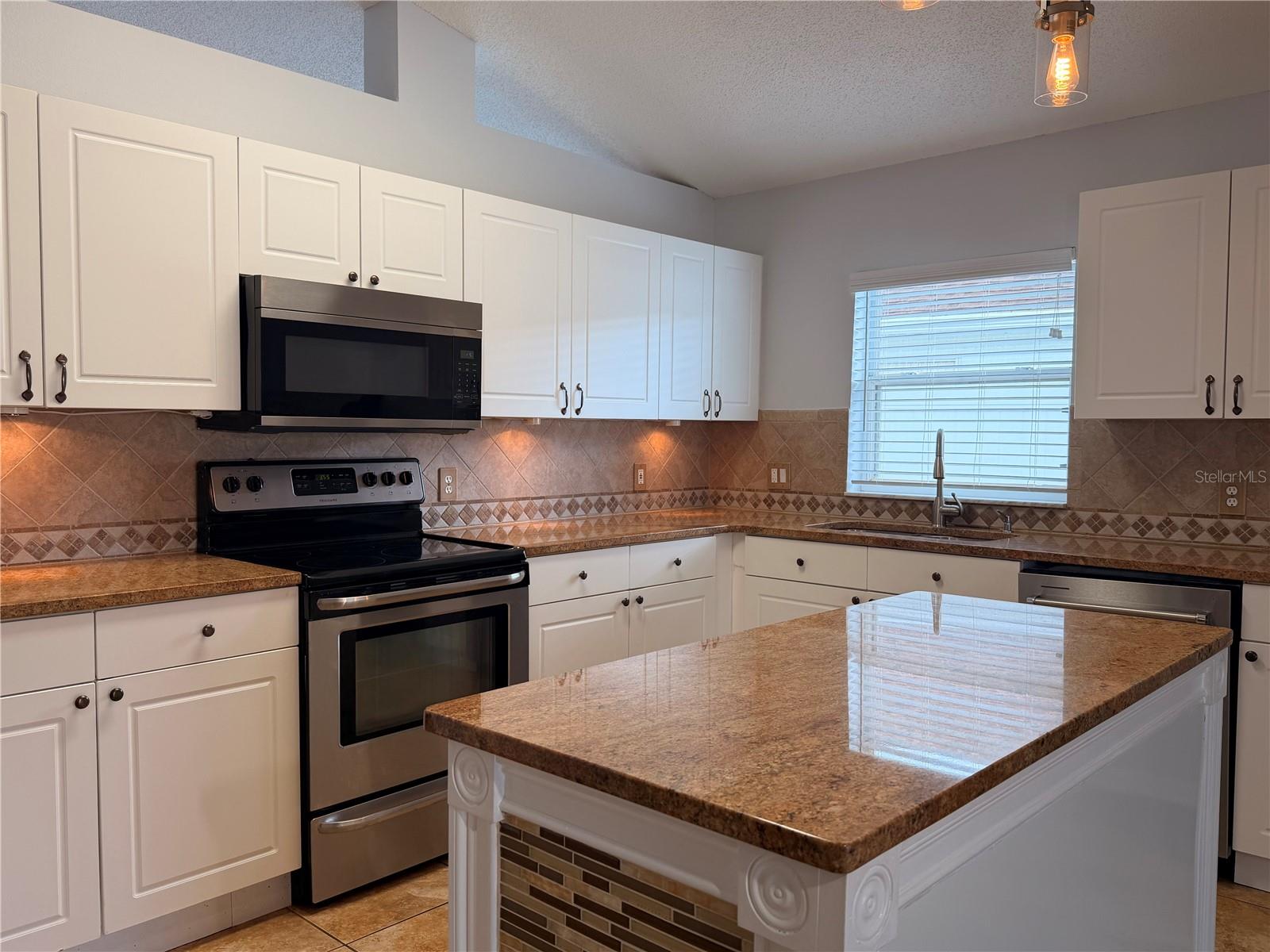 Image 15 of 38 For 2304 Lily Pad Lane