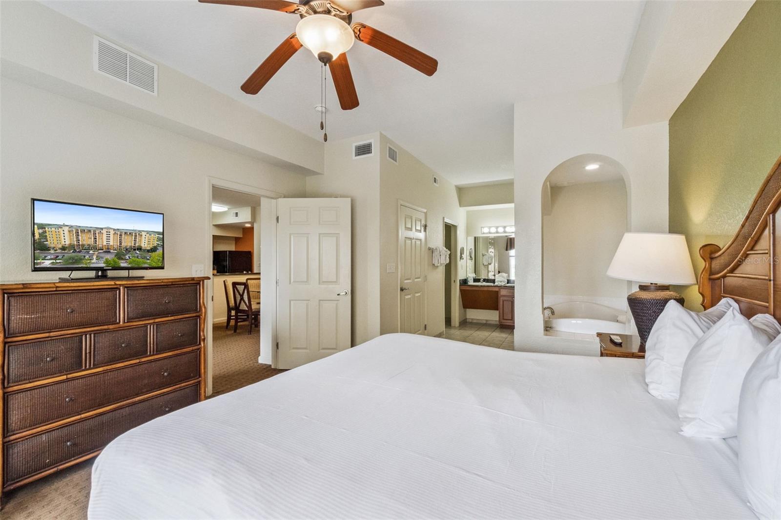 Image 13 of 64 For 8101 Resort Village Drive 3506