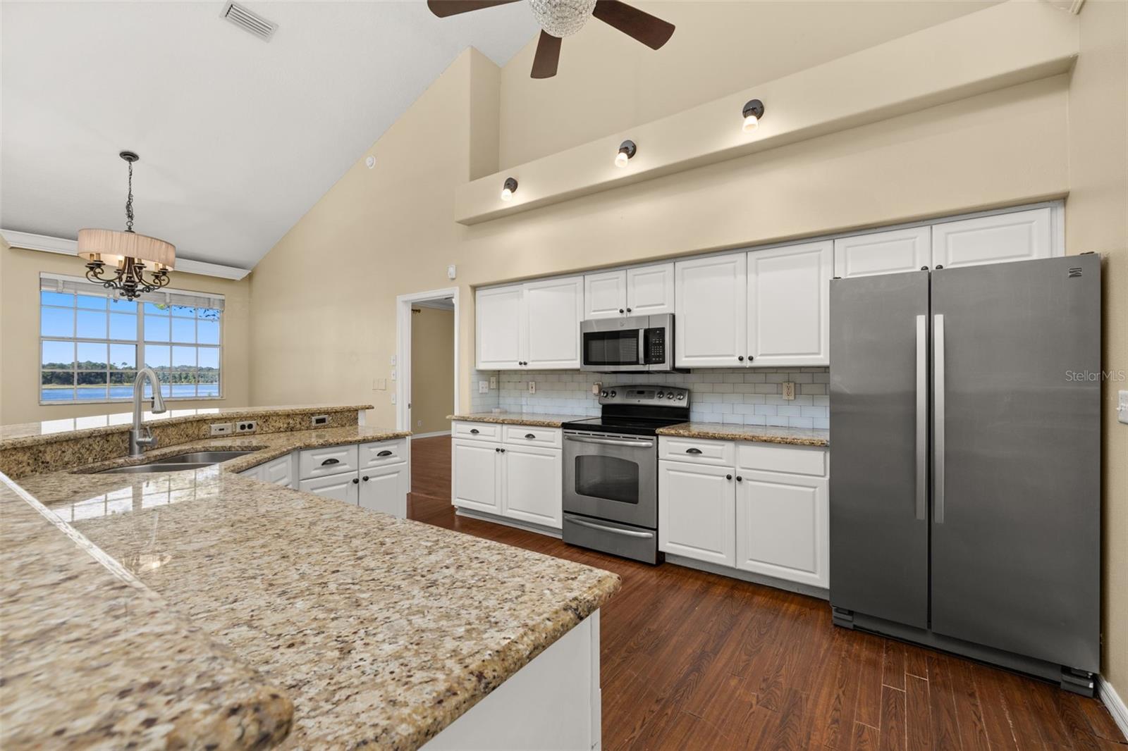 Image 21 of 96 For 41515 Silver Drive