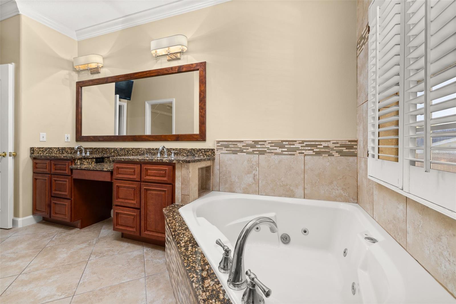 Image 29 of 96 For 41515 Silver Drive