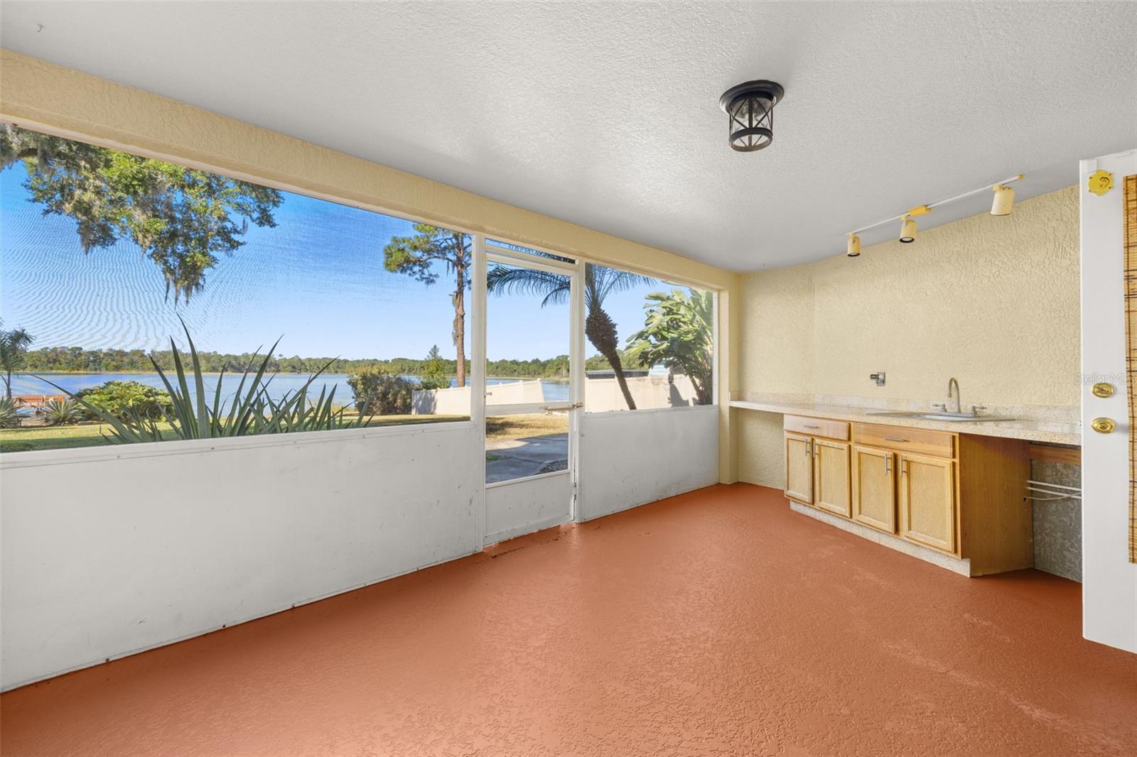 Image 52 of 96 For 41515 Silver Drive