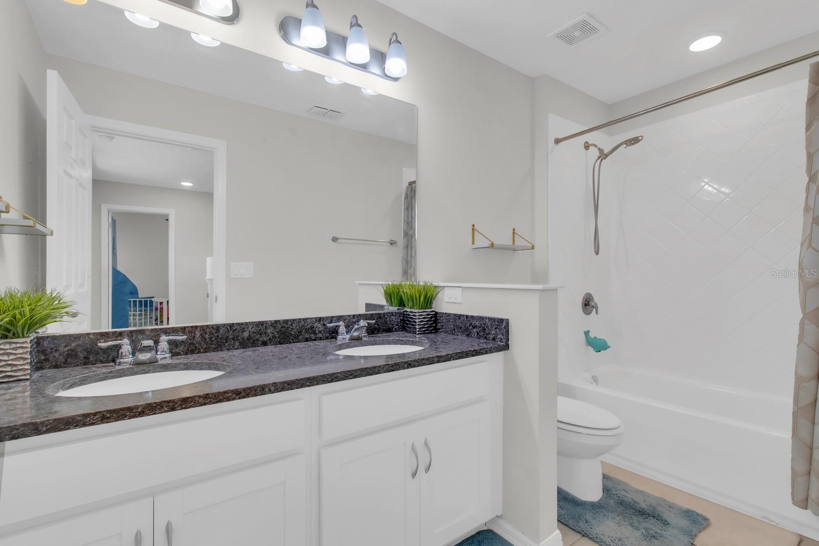 Image 17 of 43 For 2651 Grasmere View Parkway N