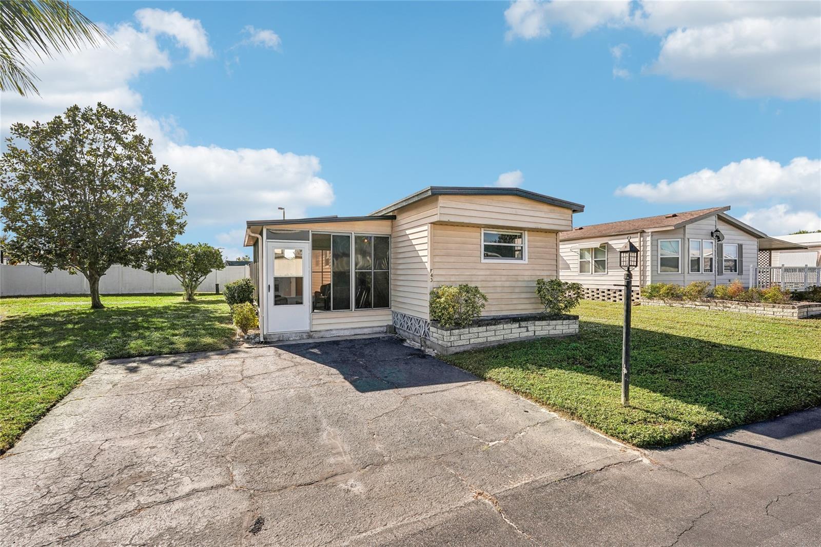 Image 3 of 26 For 5316 53rd Avenue E F43