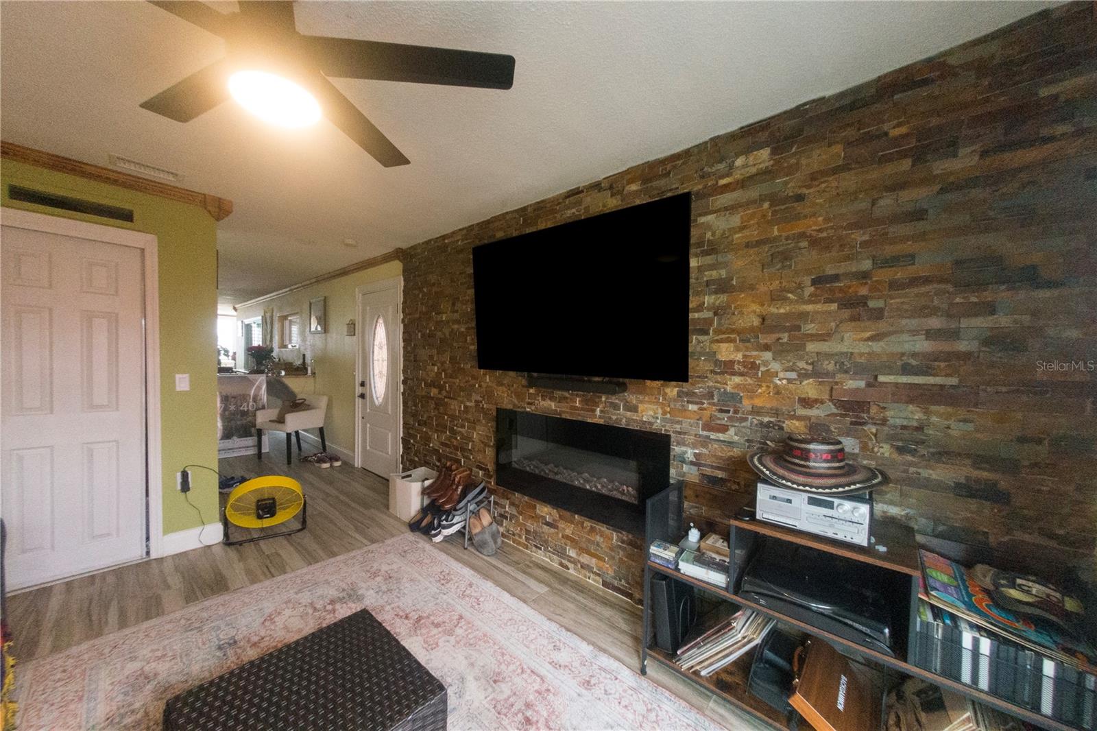 Image 16 of 72 For 881 Catfish Avenue