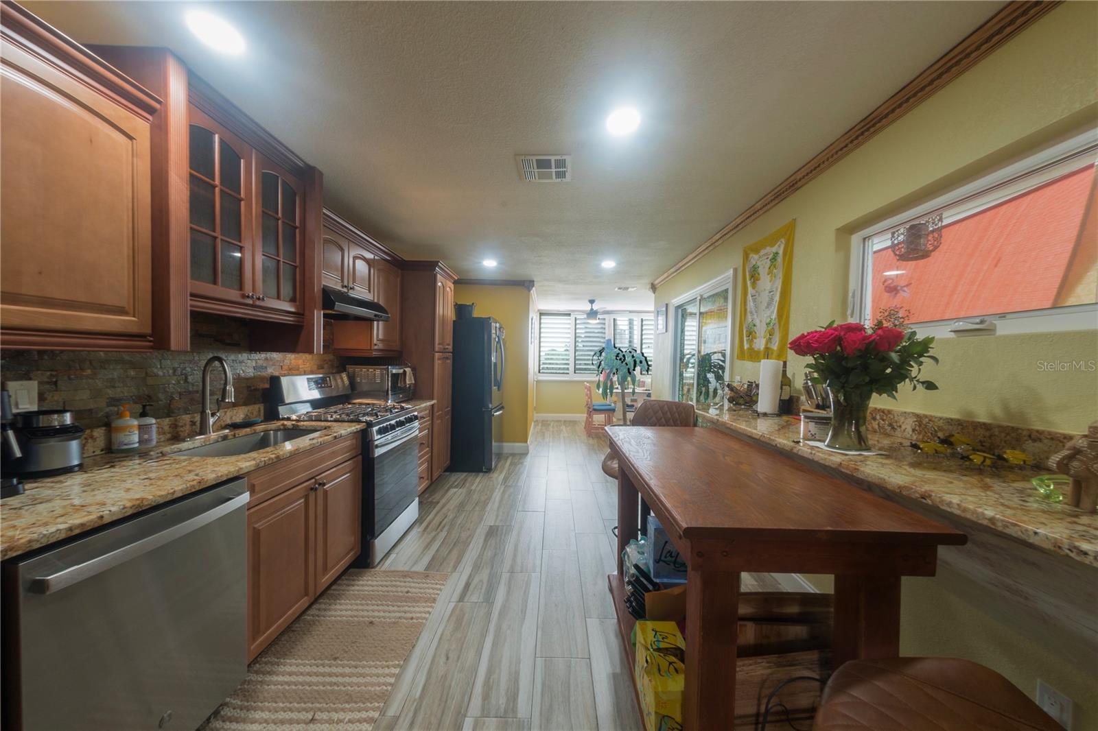 Image 19 of 72 For 881 Catfish Avenue