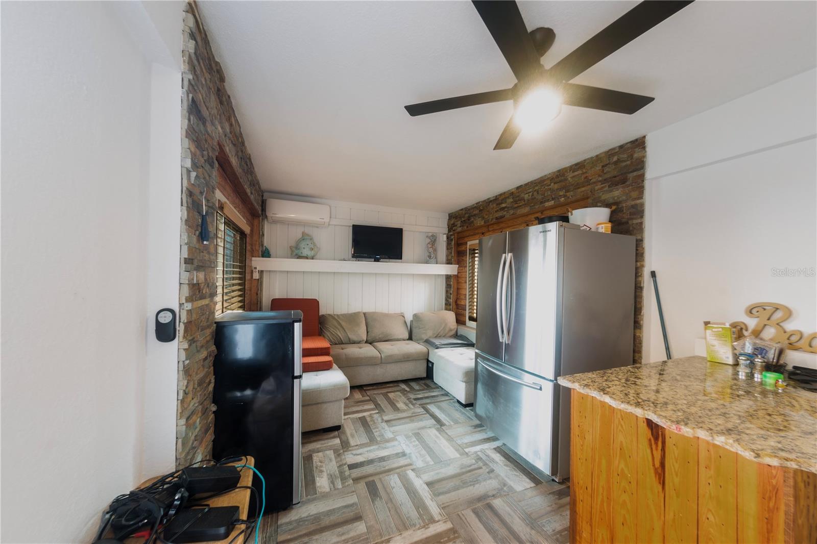 Image 37 of 72 For 881 Catfish Avenue