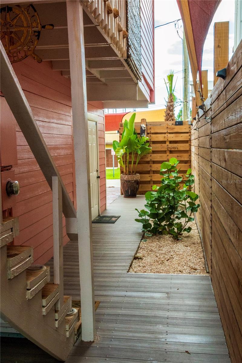 Image 43 of 72 For 881 Catfish Avenue