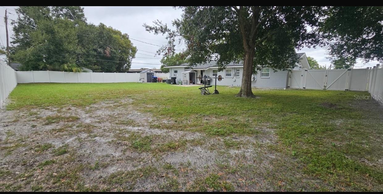 Image 11 of 55 For 10833 Exuma Street