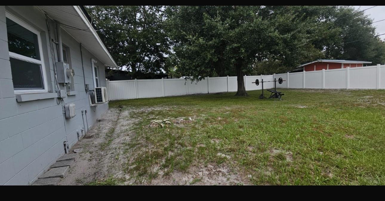 Image 21 of 55 For 10833 Exuma Street