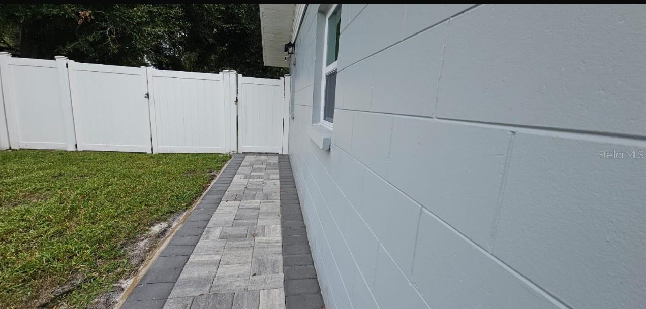 Image 22 of 55 For 10833 Exuma Street