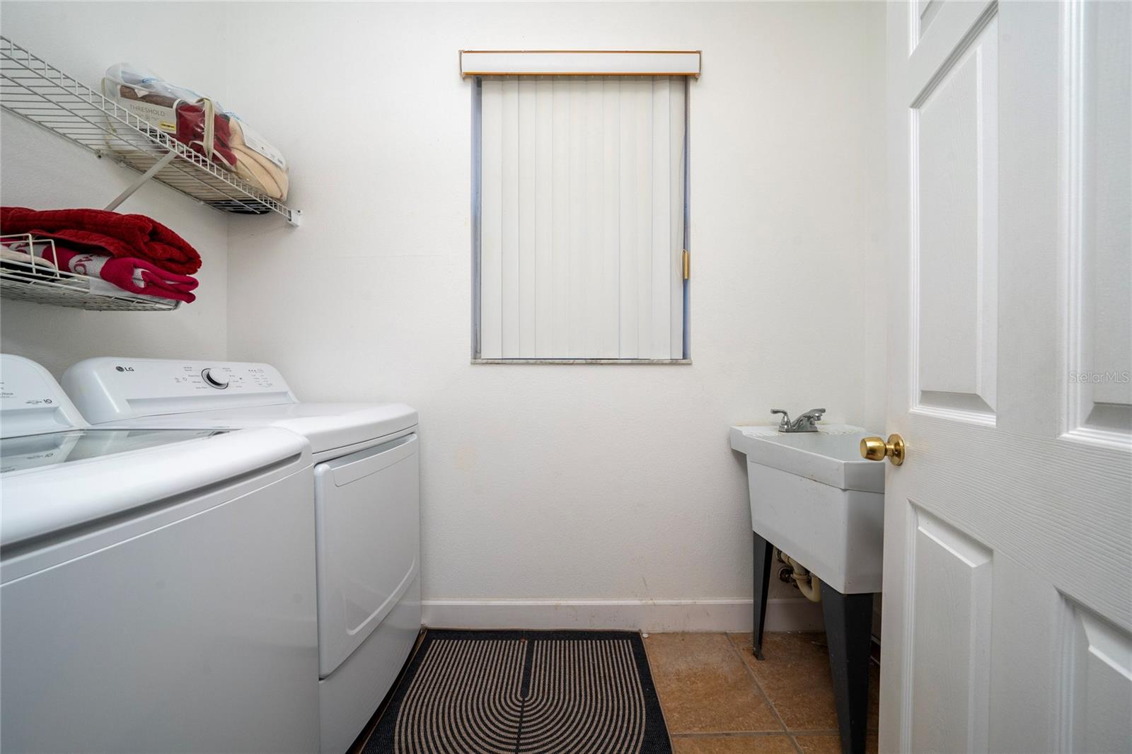 Image 22 of 46 For 1709 Bridgeview Circle