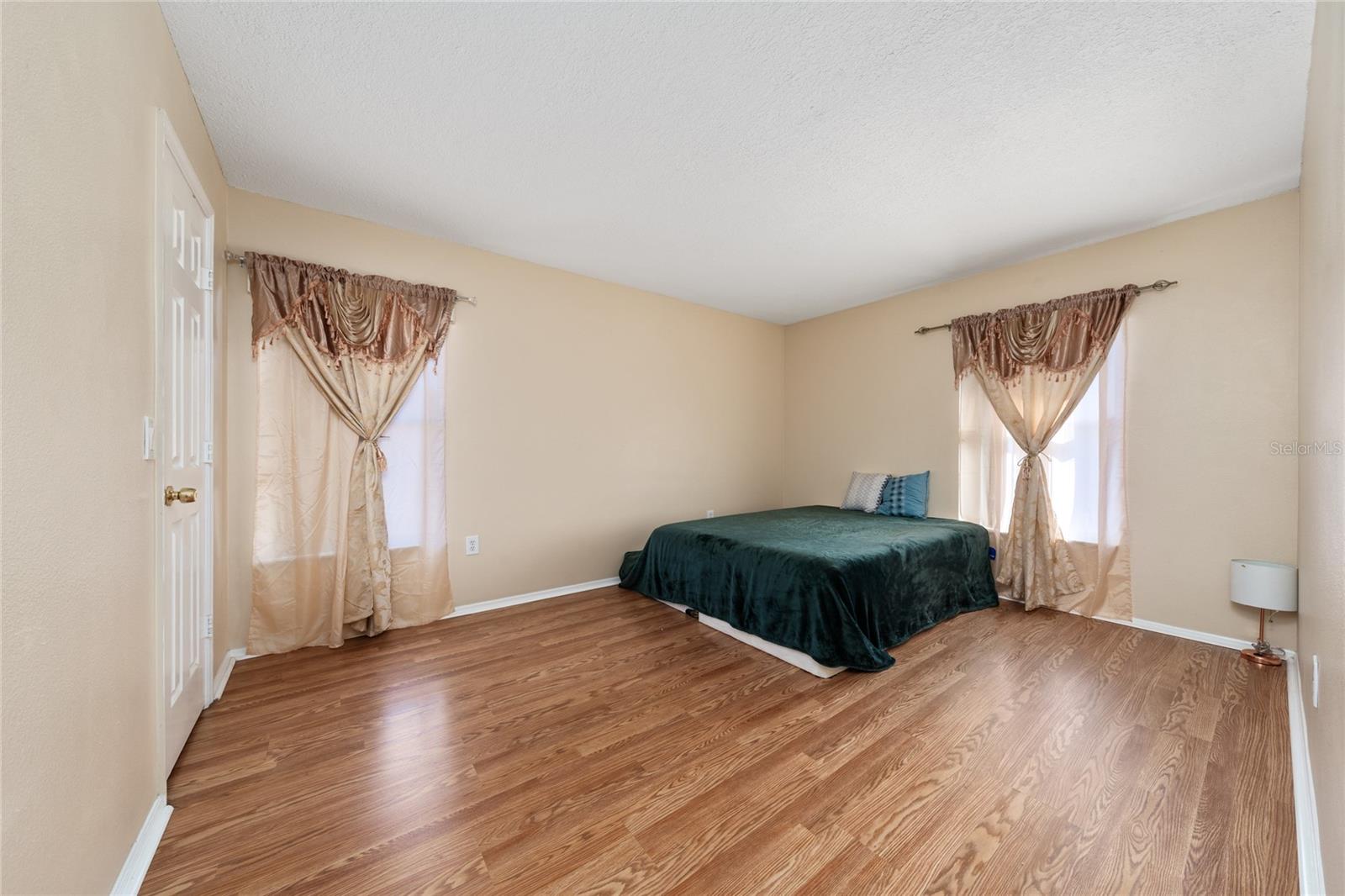 Image 29 of 46 For 1709 Bridgeview Circle