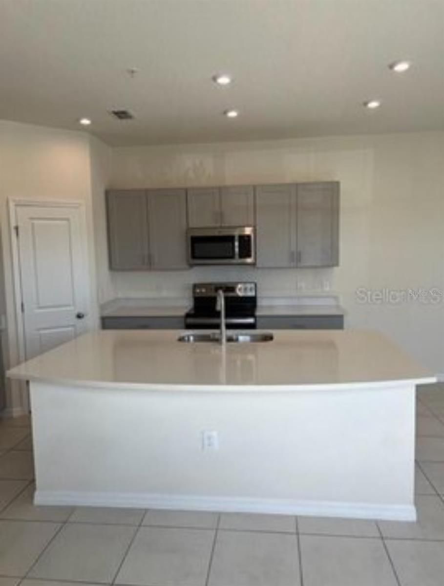 Image 3 of 22 For 10559 Salt Grove Street