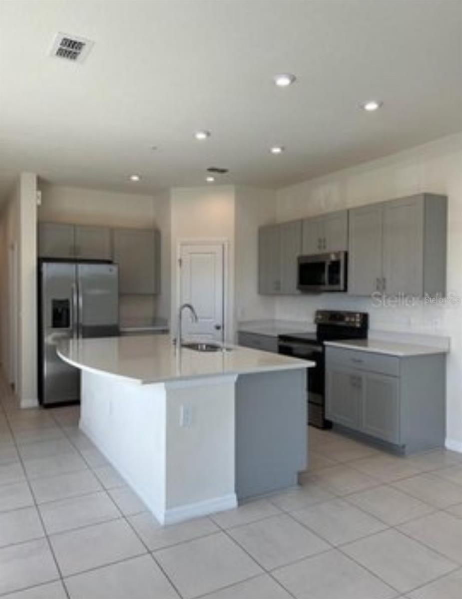 Image 4 of 22 For 10559 Salt Grove Street