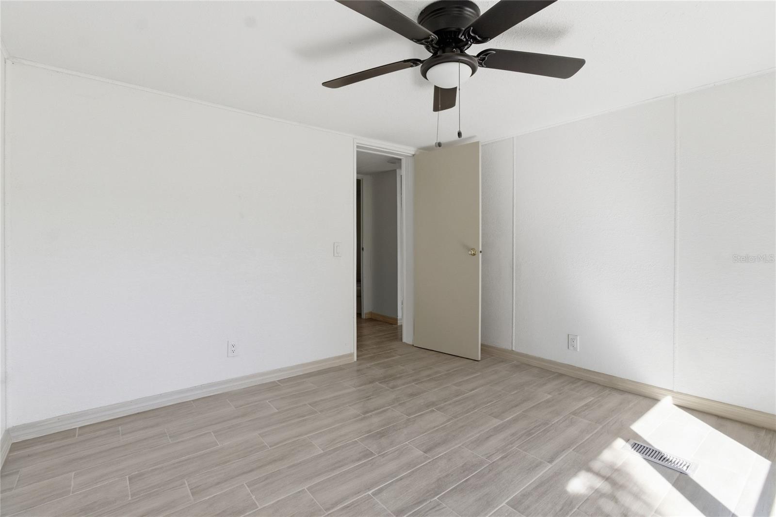 Image 19 of 26 For 38 Flamingo Boulevard