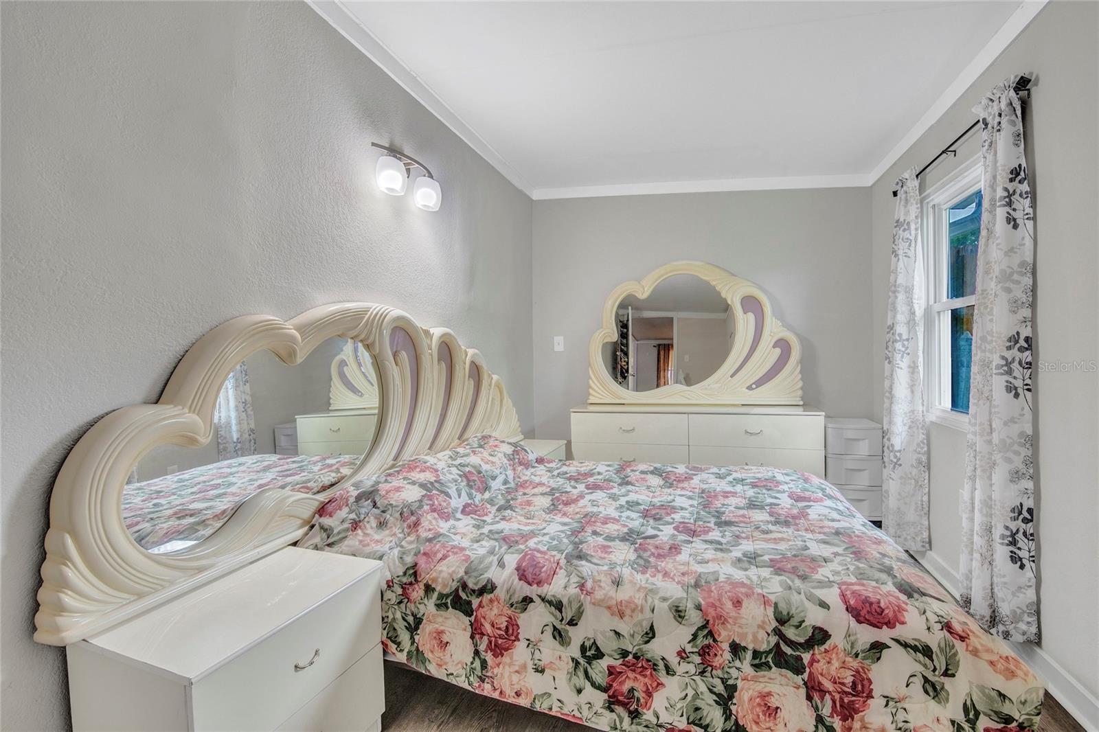 Image 13 of 35 For 902 Columbia Avenue