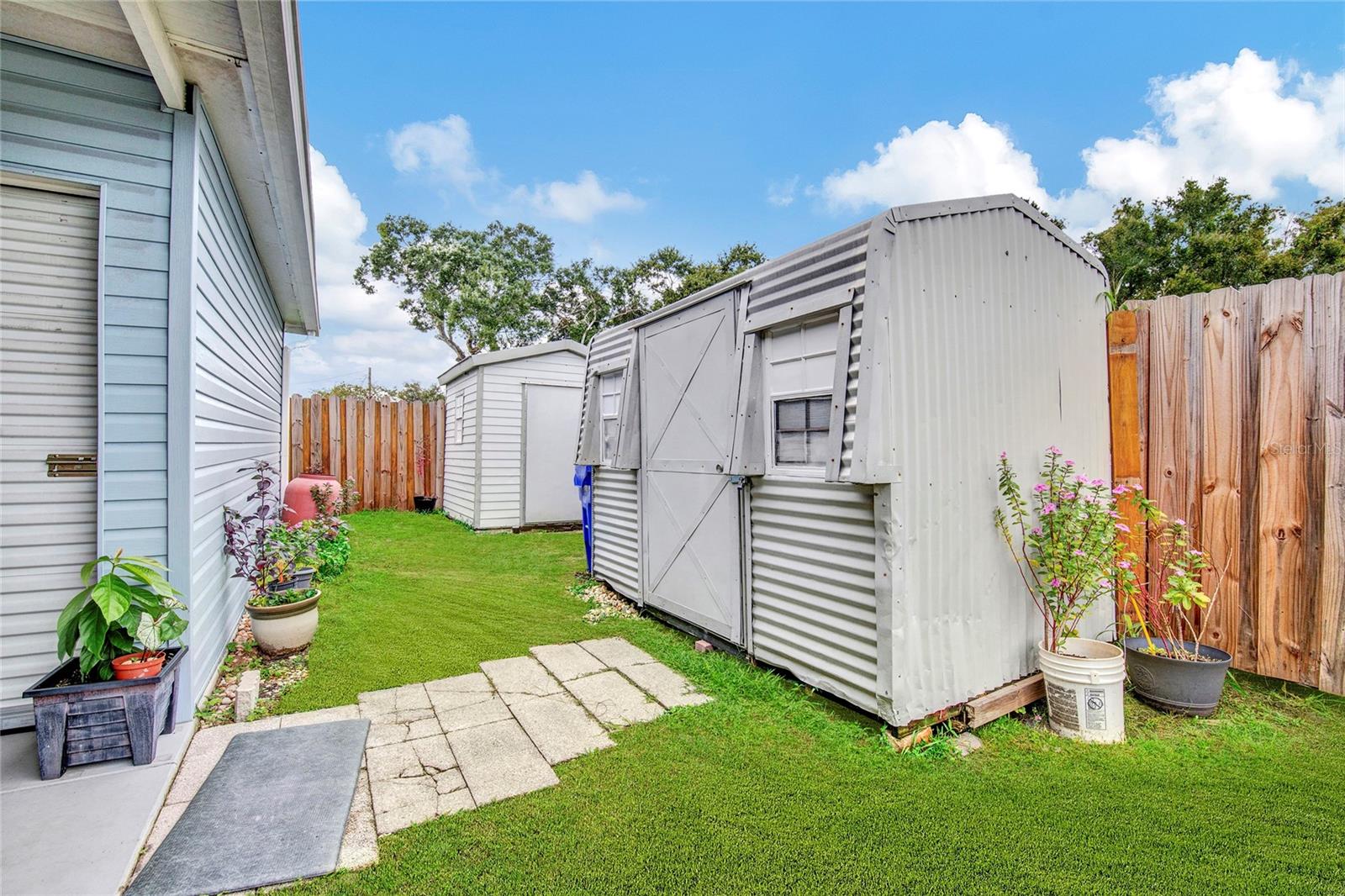 Image 21 of 35 For 902 Columbia Avenue