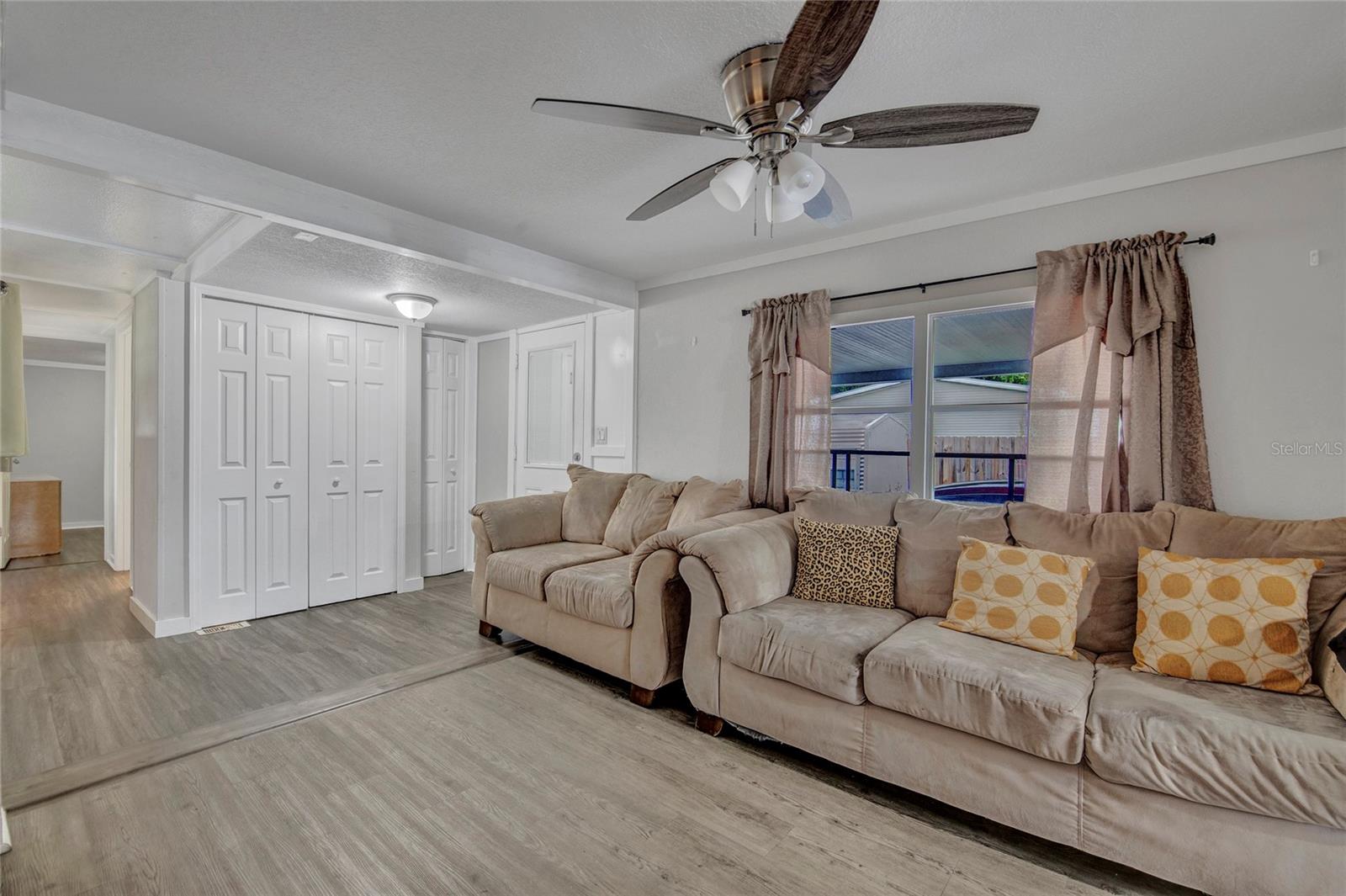 Image 4 of 35 For 902 Columbia Avenue