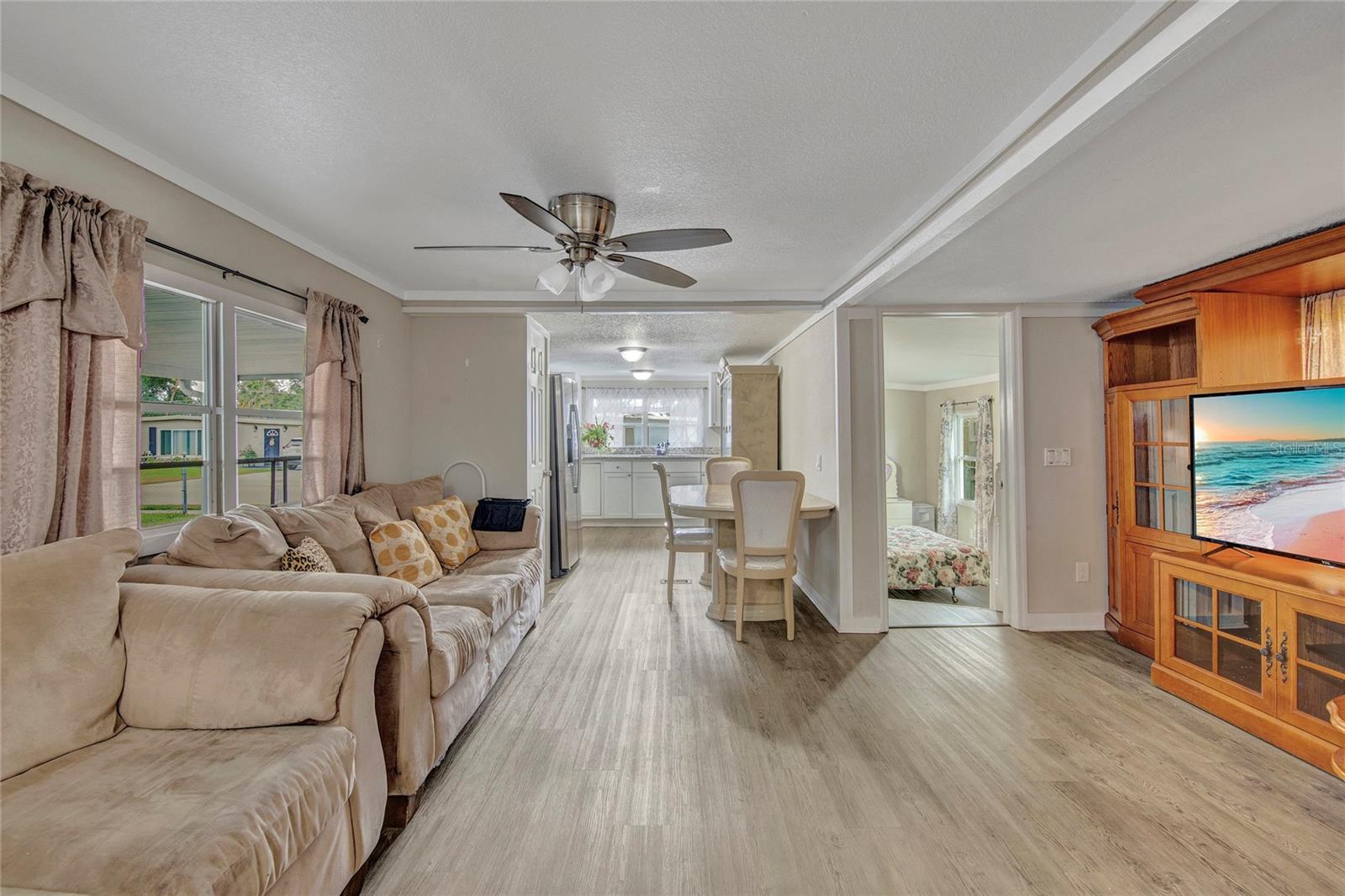 Image 6 of 35 For 902 Columbia Avenue