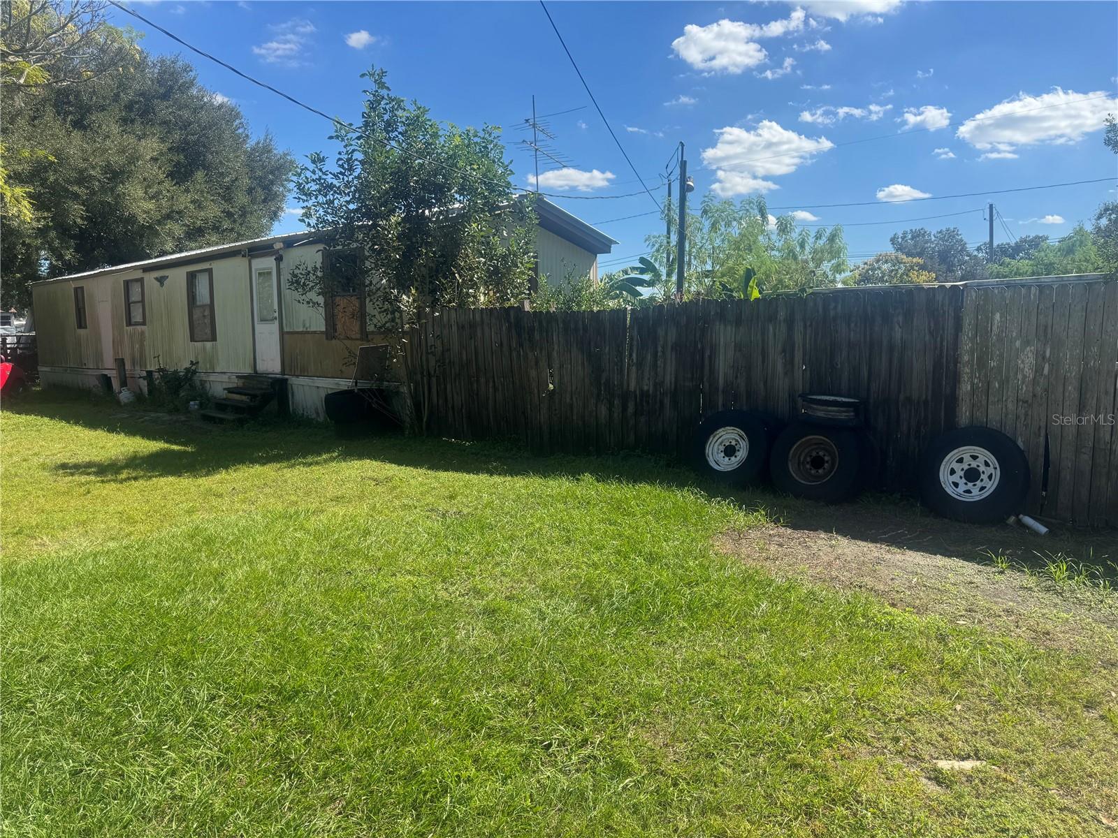 Image 3 of 3 For 124 5th Wahneta Street W