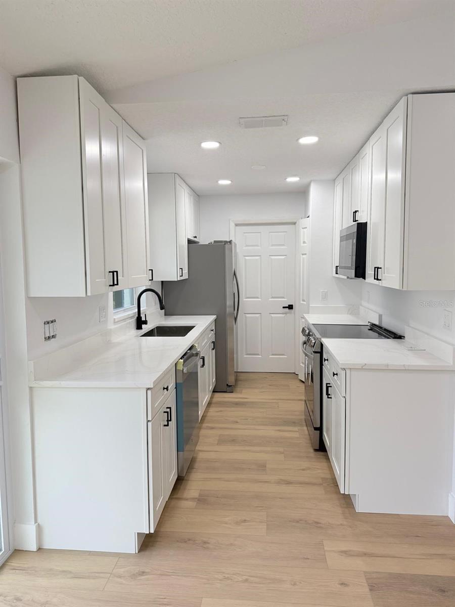 Image 4 of 18 For 1236 Rolling Lane