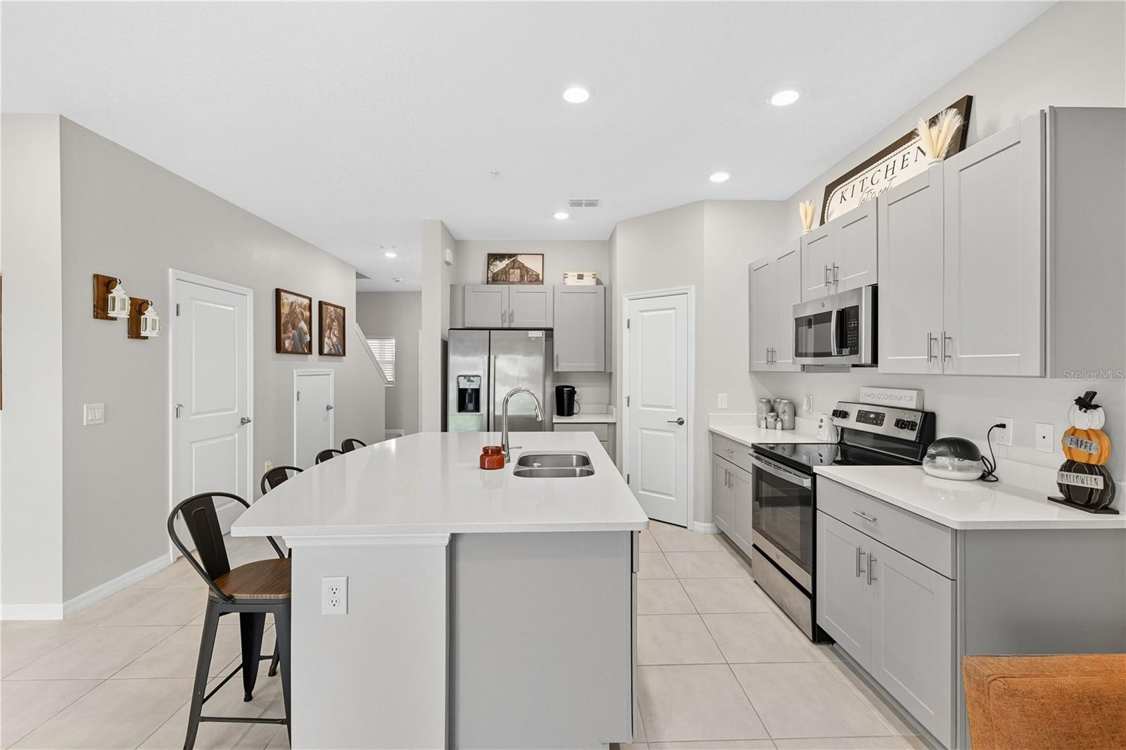 Image 6 of 26 For 4680 Revolutionary Way