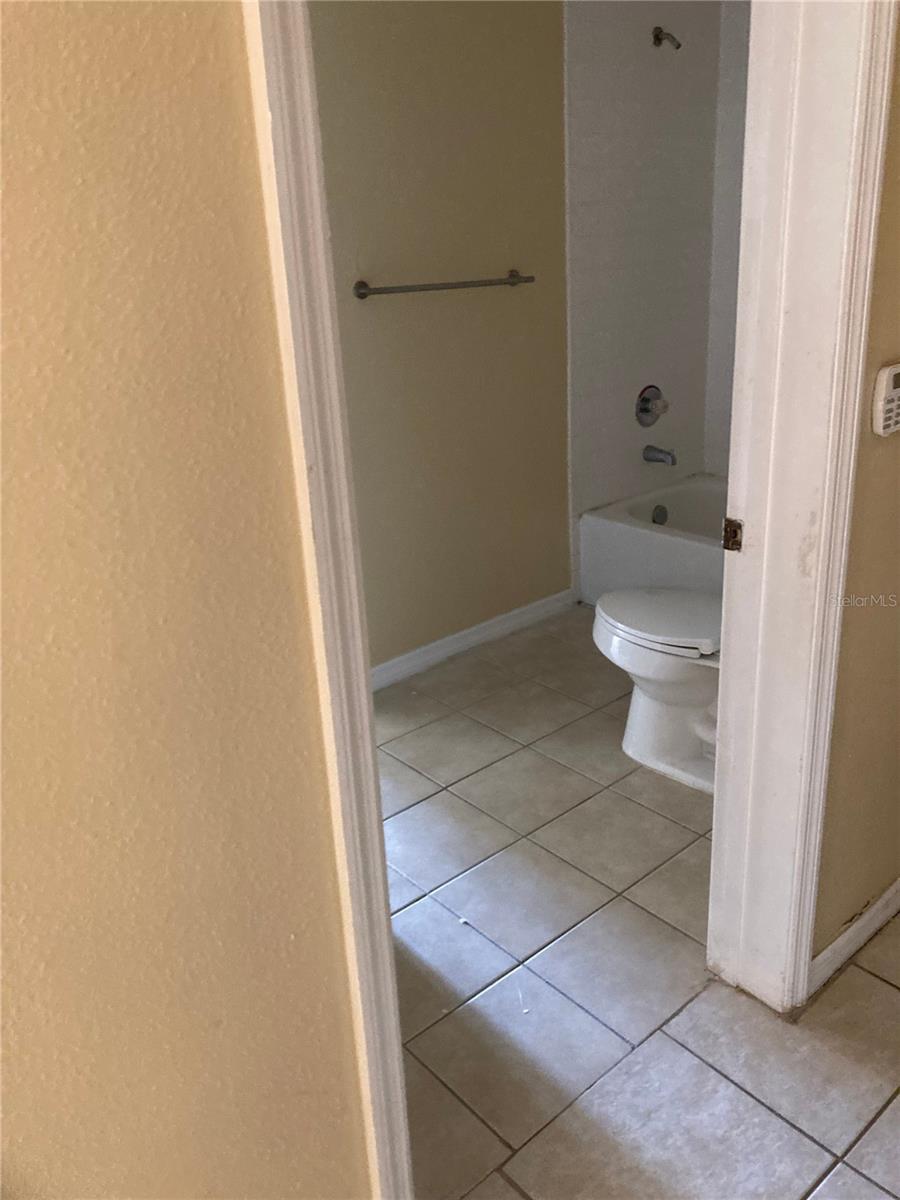 Image 10 of 15 For 5536 Metrowest Boulevard 11