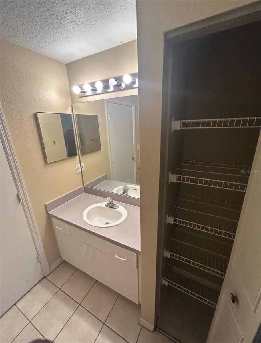 Image 11 of 15 For 5536 Metrowest Boulevard 11