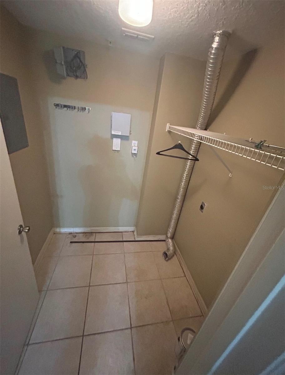 Image 12 of 15 For 5536 Metrowest Boulevard 11