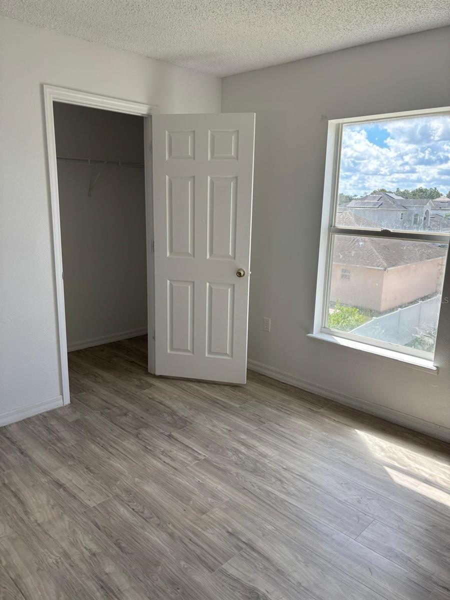 Image 26 of 37 For 404 Manitoba Drive