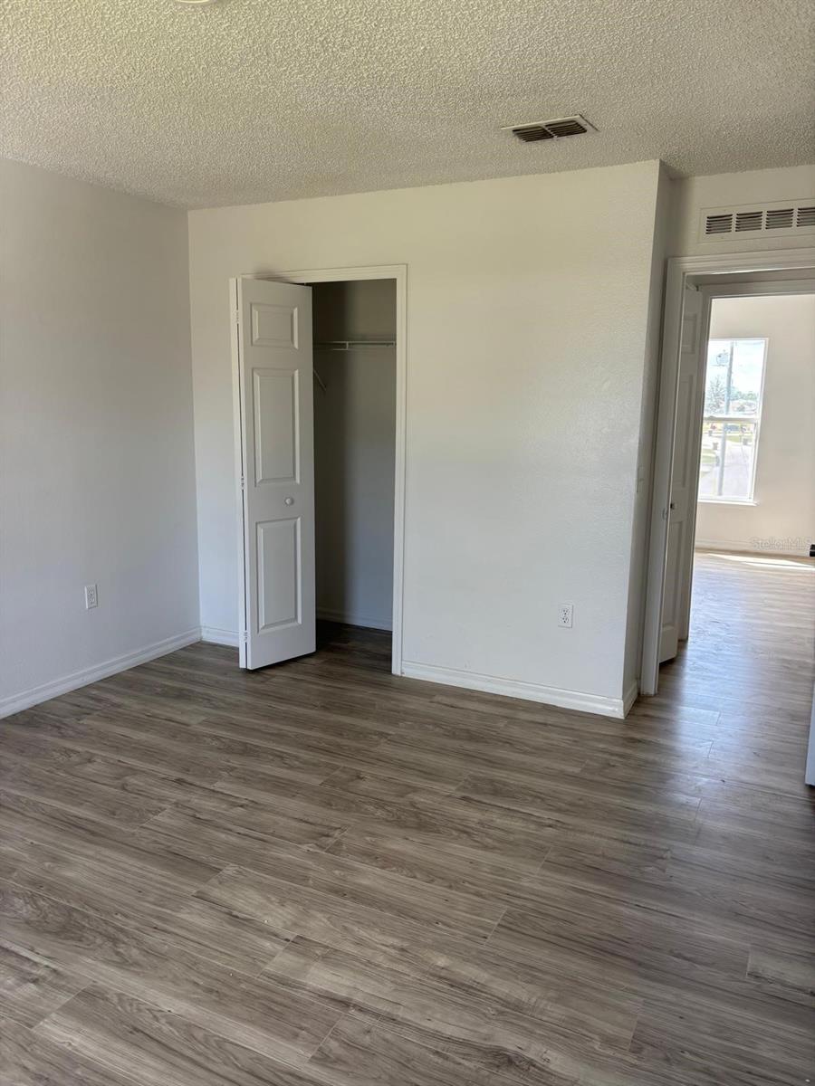 Image 29 of 37 For 404 Manitoba Drive