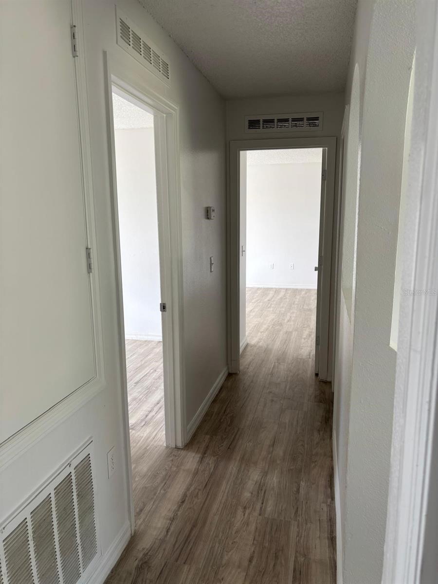 Image 30 of 37 For 404 Manitoba Drive