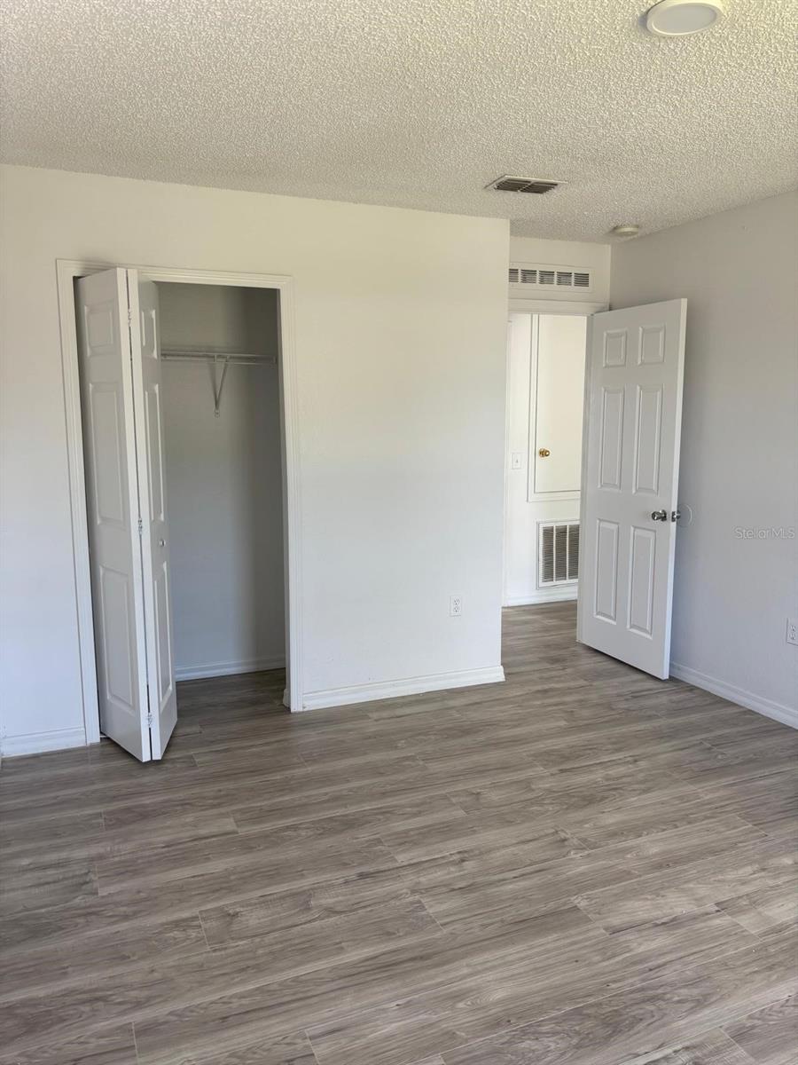 Image 31 of 37 For 404 Manitoba Drive