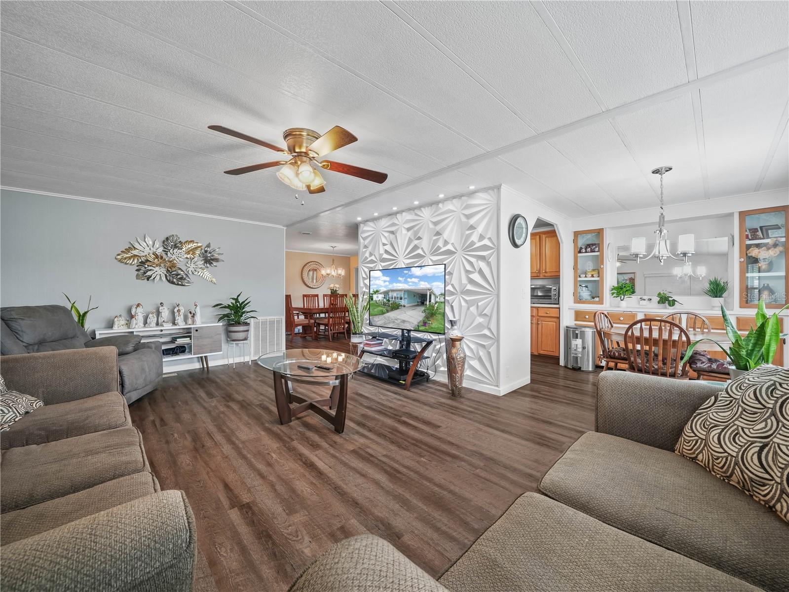 Image 12 of 41 For 2055 Floral Avenue 42