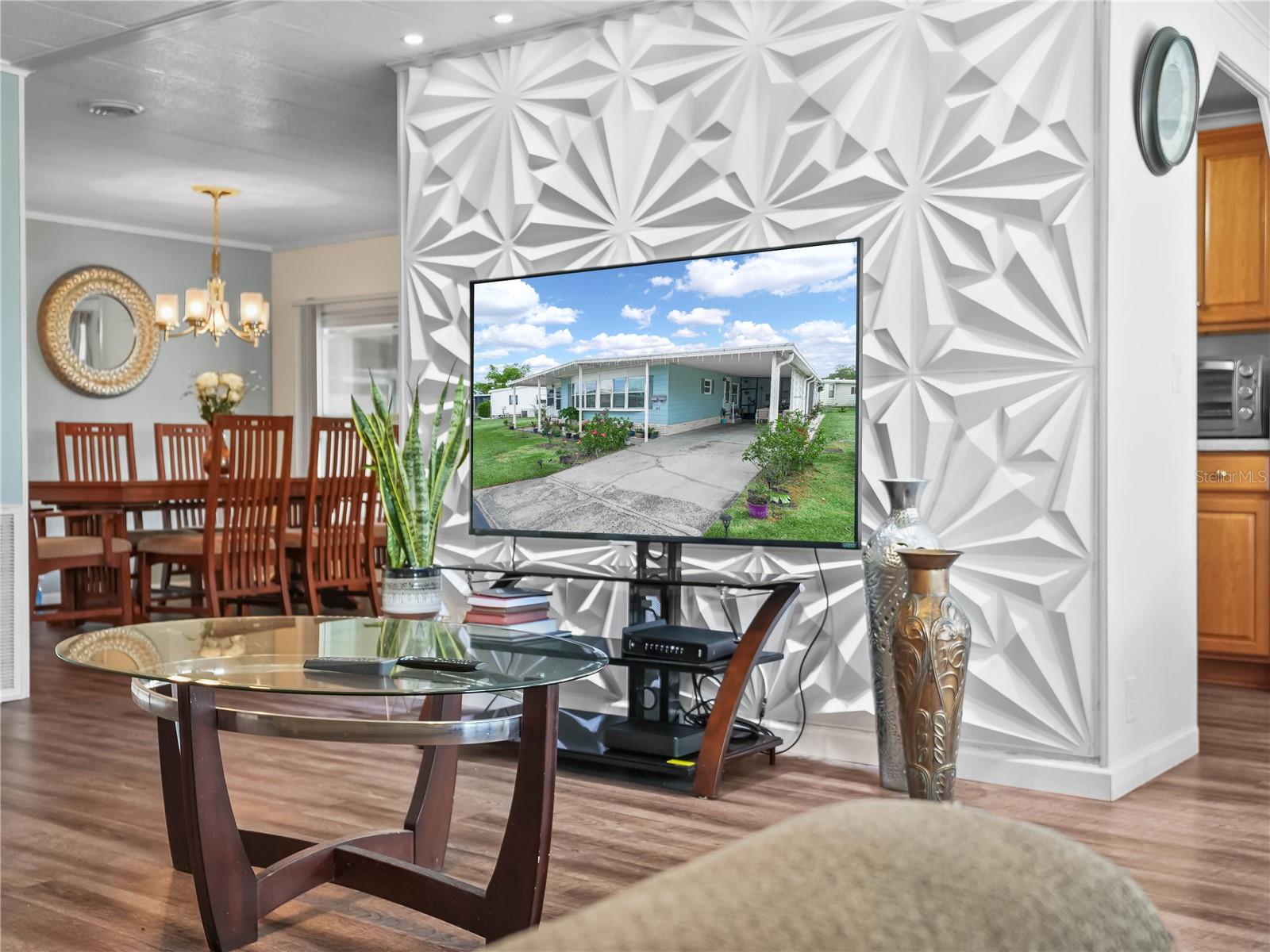 Image 13 of 41 For 2055 Floral Avenue 42