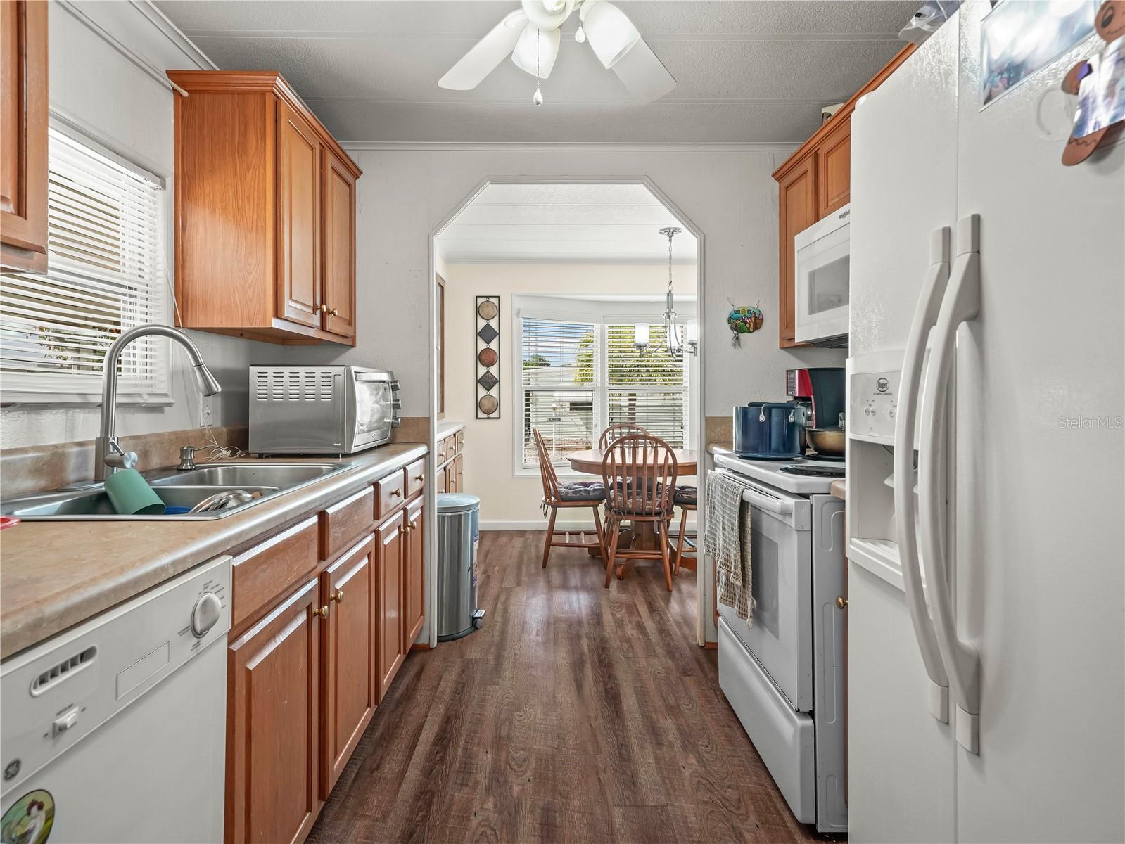 Image 16 of 41 For 2055 Floral Avenue 42
