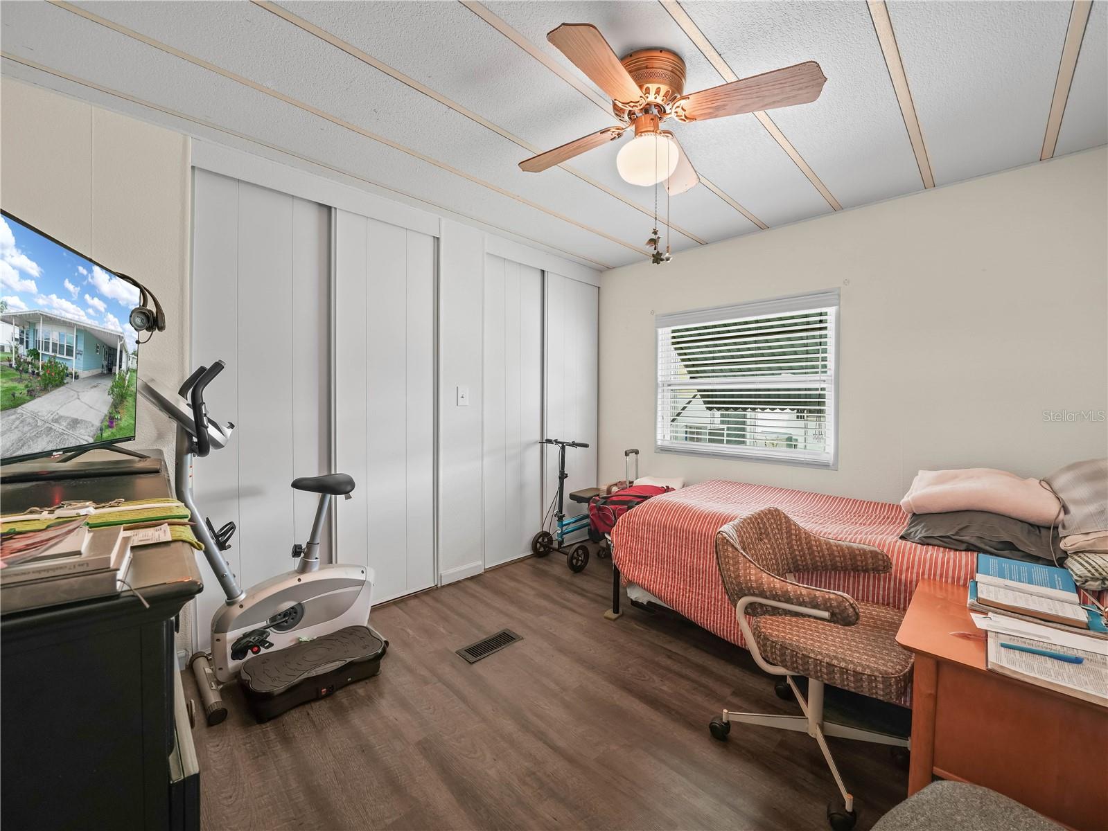 Image 25 of 41 For 2055 Floral Avenue 42