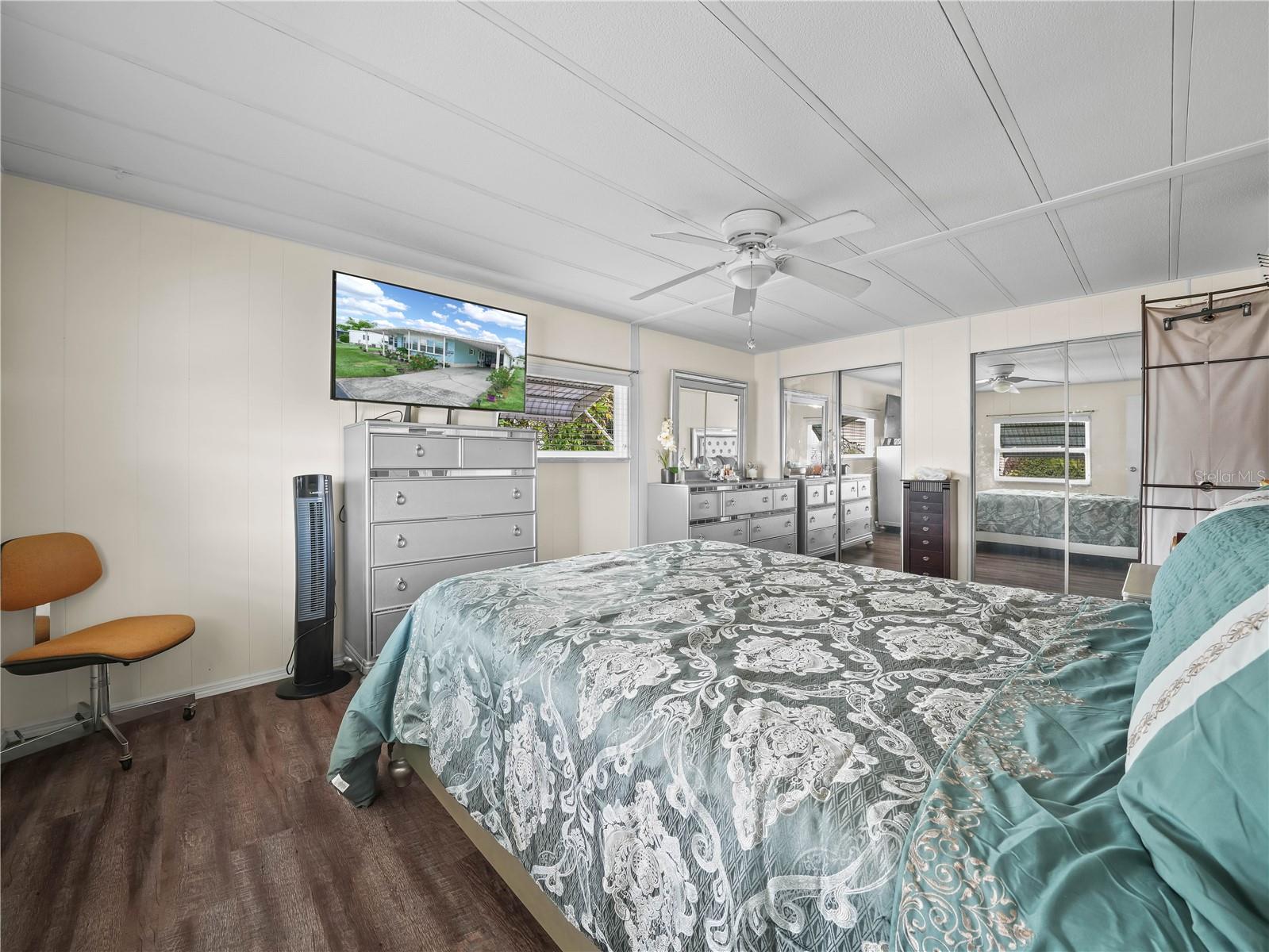 Image 27 of 41 For 2055 Floral Avenue 42