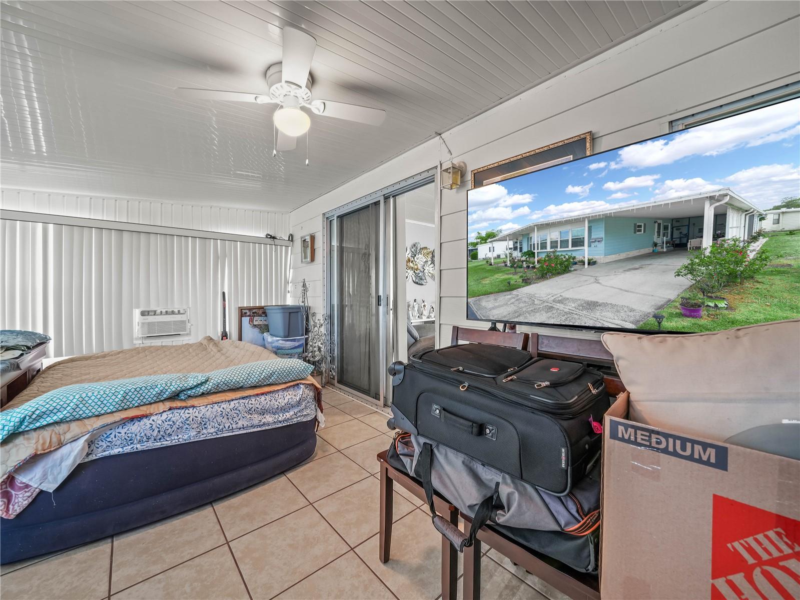 Image 29 of 41 For 2055 Floral Avenue 42