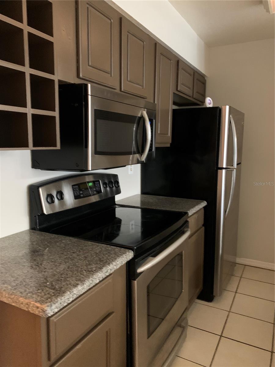 Image 7 of 18 For 5015 Laguna Bay Circle 92