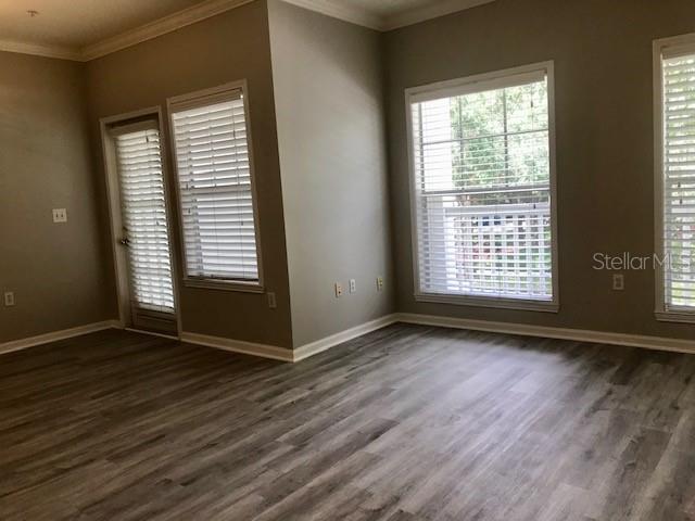 Image 4 of 24 For 599 Campus Street 599